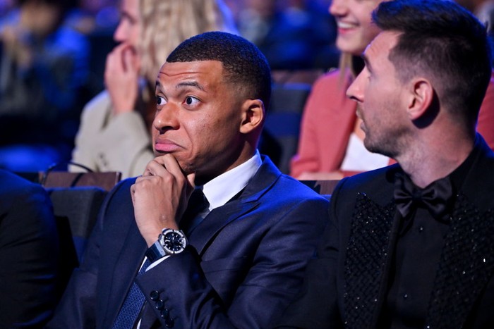 kylian mbappe the best fifa football awards 2022 mbappe lionel messi PARIS, FRANCE - FEBRUARY 27: Kylian Mbappe of PSG and France during The Best FIFA Football Awards 2022 at Salle Pleyel on February 27, 2023 in Paris, France. (Photo by Brendan Moran - FIFA/FIFA via Getty Images)