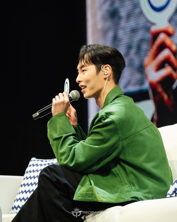 Lee Jae Wook bermain game dengan para penggemar/Foto: Instagram.com/mecimapro Lee Jae Wook bermain game dengan para penggemar