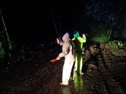 Longsor 3 Titik di Ngantang-Pujon, Akses Malang-Kediri-Blitar Tertutup