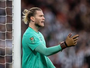 Pacari Presenter Seksi, Karius ke Inter Musim Depan? Pacari Presenter Seksi, Karius ke Inter Musim Depan?