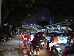 Lalin di Jalan Gatot Subroto Arah Slipi Macet Parah
