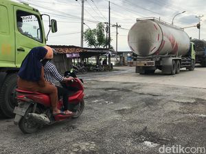 Ada Truk Mogok, Jalur Pantura Rembang-Pati Macet Parah