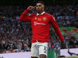 Rezeki Gak ke Mana, Gol Final Carabao Cup Jadi Milik Rashford Juga