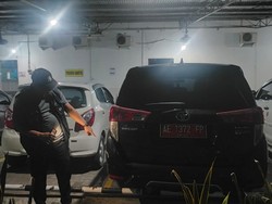 Polisi Periksa Penumpang Mobil Pelat Merah Penabrak Lari di Delanggu