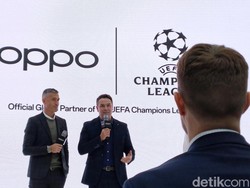 Michael Owen dan Luis Garcia Terkesima Pada Oppo Find N2 Flip