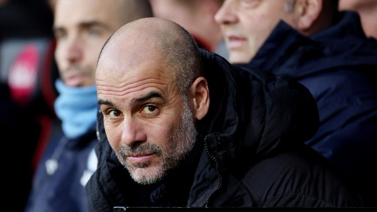 Pep Guardiola pun tak bebas dari pemecatan (REUTERS/IAN WALTON)