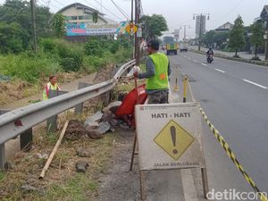 Akhirnya! Bahu Jalan Jogja-Solo Ambrol Dekat Terminal Delanggu Ditambal