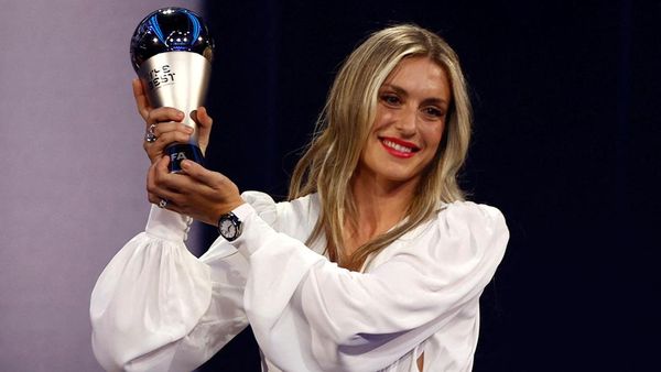 Potret Alexia Putellas Kembali Menangkan Pemain Wanita Terbaik FIFA