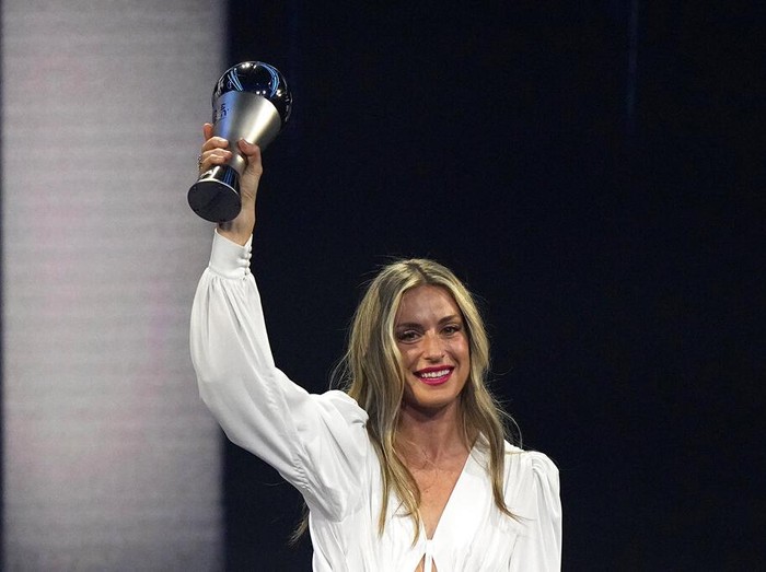 Spain's Alexia Putellas receives the Best FIFA Women's player award during the ceremony of the Best FIFA Football Awards in Paris, France, Monday, Feb. 27, 2023. (AP Photo/Michel Euler)