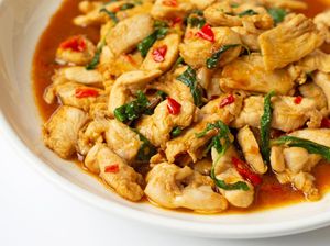 Resep Tumis Ayam Cabe dan Kemangi yang Pedas Harum untuk Menu Makan Malam Resep Tumis Ayam Cabe dan Kemangi yang Pedas Harum untuk Menu Makan Malam