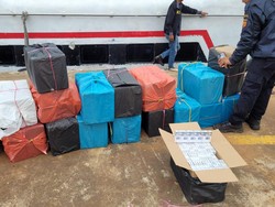 Bea Cukai Batam Gagalkan Penyelundupan Ratusan Ribu Rokok Ilegal ke Riau
