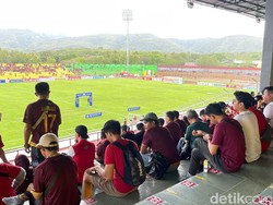 3.256 Penonton Saksikan Laga PSM Vs Dewa United di Stadion BJ Habibie