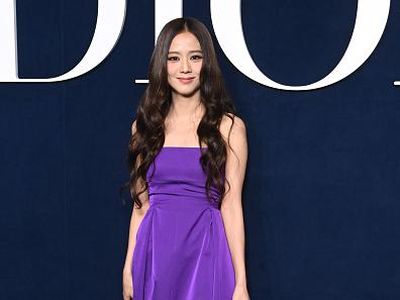 Gaya 10 Artis Korea di Paris Fashion Week 2023, Jisoo Hingga Hyein NewJeans