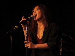 Anastasya Poetri Senang Bisa Kerja Bareng Titik Hamzah di Ansamble Vokal Swaradara