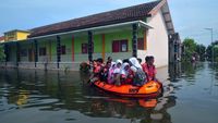 Banjir Ganggu UTS Siswa SD di Kudus