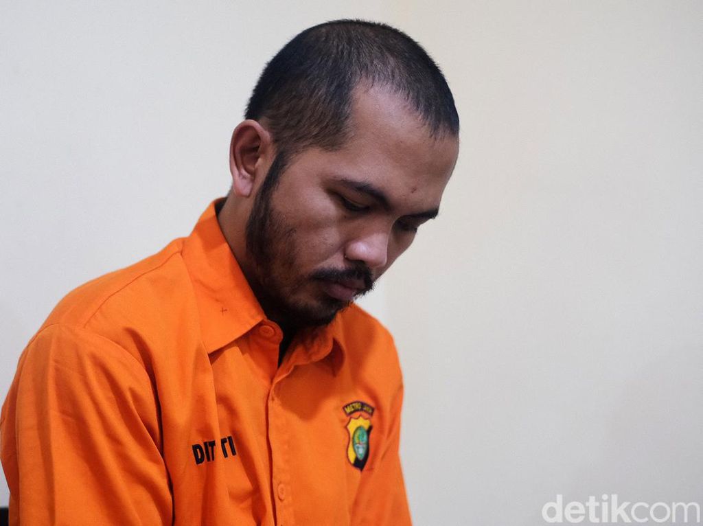 Berkas Kasus Ecky Mutilasi Angela Dilimpahkan ke Kejati Jabar Berkas Kasus Ecky Mutilasi Angela Dilimpahkan ke Kejati Jabar
