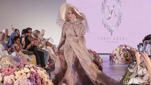 Foto: 10 Koleksi Busana Karya Desainer Yanti Adeni untuk Lebaran 2023