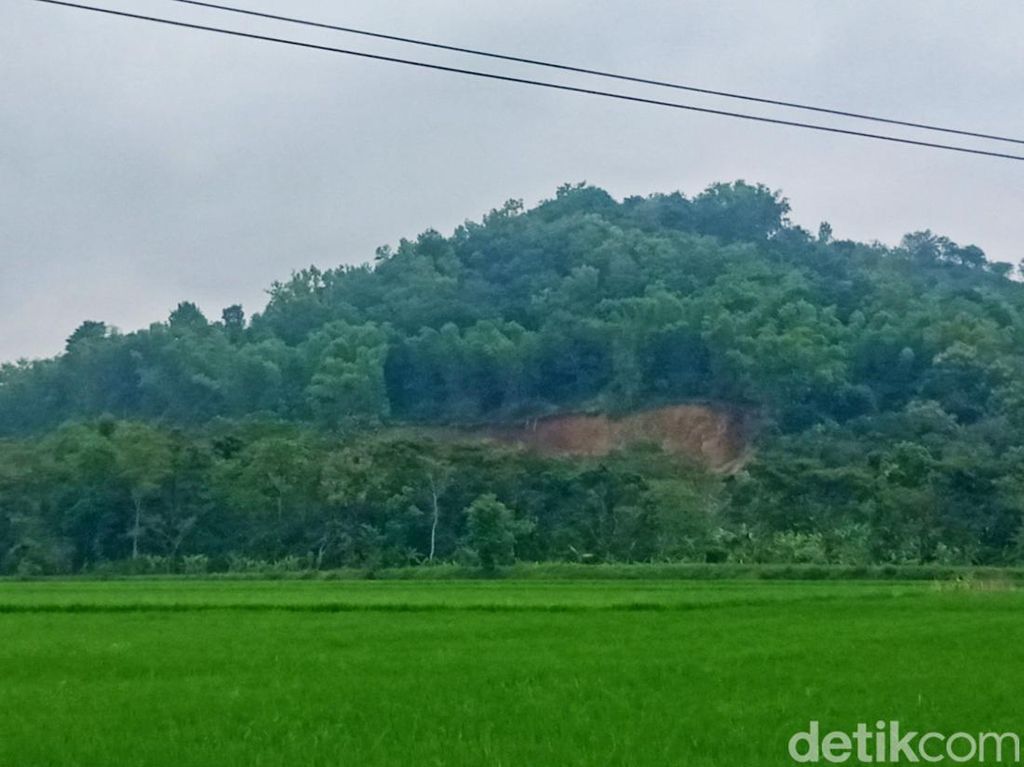Lokasi Bukit Batuan Purba di Klaten yang Dikeruk untuk Uruk Tol Via Satelit