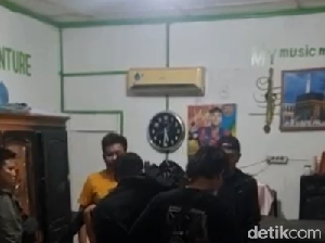 Debt Collector Si Belang Biru Ditangkap Polisi Saat Sedang Tidur