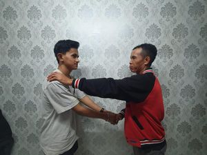 Saat ODGJ di Kalbar Order Taksi Online Ngamuk Serang Sopir di Perjalanan