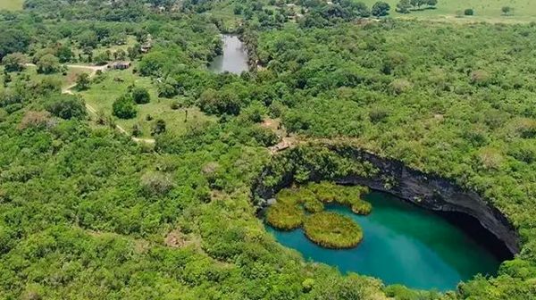 Deretan Sinkhole Terbesar di Dunia, Takjub Sekaligus Ngeri