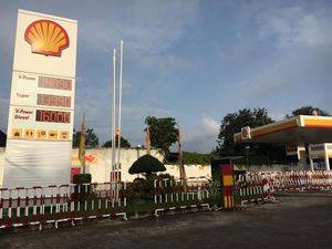 3 Merek BBM Juga Naik, Ini Detail Harganya di Jatim 3 Merek BBM Juga Naik, Ini Detail Harganya di Jatim