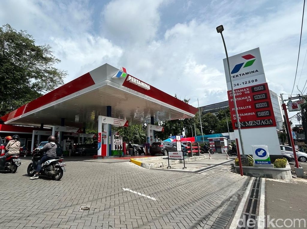 6 Cara Mencari Pom Bensin Terdekat Melalui HP 6 Cara Mencari Pom Bensin Terdekat Melalui HP