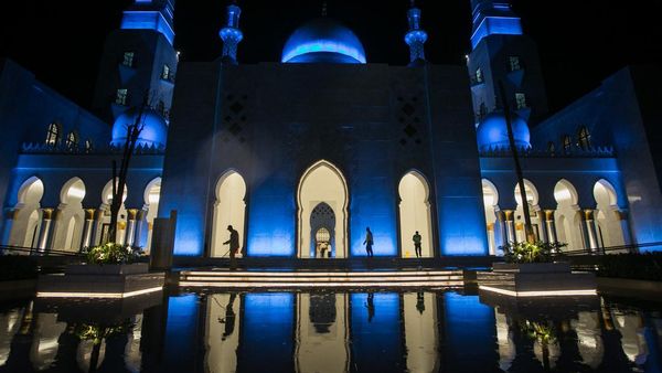 Kemegahan Masjid Raya Syeikh Zayed Solo yang Sudah Dibuka