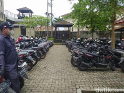 Pengelola Parkir Harus Tanggung Jawab jika Ada Helm Hilang, Ini Aturannya
