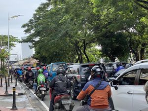 Lalin di Lenteng Agung Jaksel Macet, Warga Salahkan Angkot Ngetem Sembarangan