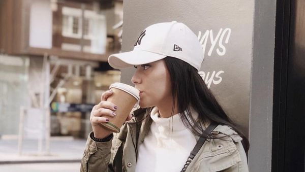 Medina Dina, Teman Dekat Gading Marten yang Hobi Ngopi Cantik