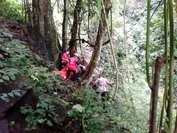 Mayat Tergantung di Curug Semirang Baru Dilaporkan Usai 3 Hari Ditemukan