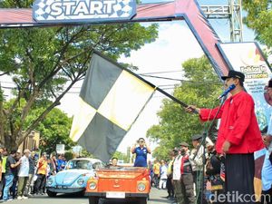 Pawai Mobil Hias Meriahkan Hari Jadi ke-337 Kota Pasuruan Pawai Mobil Hias Meriahkan Hari Jadi ke-337 Kota Pasuruan