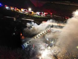 Buntut Panjang Kereta di Yunani Adu Banteng Bikin Kepala Stasiun Diusut