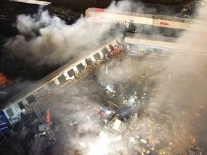 Kepala Stasiun Yunani Ditangkap Buntut Tabrakan Maut 2 Kereta