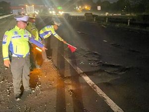 Lubang di Tol Cikupa-Merak Bikin Pecah Ban, Polisi Minta Pengelola Perbaiki