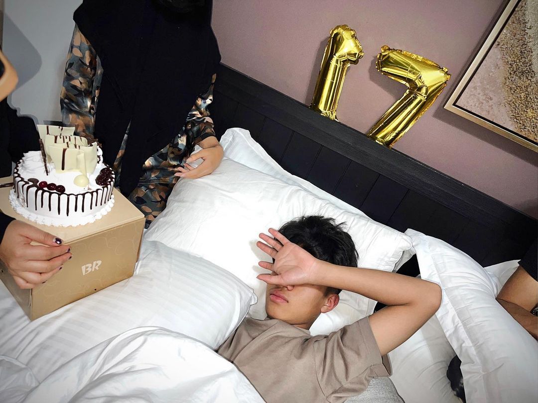 Potret Gen Halilintar Rayakan Sweet Seventeen Fateh di Burj Khalifa Potret Gen Halilintar Rayakan Sweet Seventeen Fateh di Burj Khalifa.