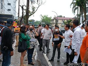 2 Anggota DPRD Medan Dilaporkan Kasus Penganiayaan Tak Hadiri Rekonstruksi 2 Anggota DPRD Medan Dilaporkan Kasus Penganiayaan Tak Hadiri Rekonstruksi
