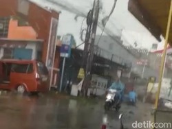 Angin Puting Beliung Terjang Tambun Bekasi, Atap Seng Terbang