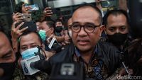 Rafael Alun Keluar dari KPK Usai Diperiksa 8,5 Jam soal Harta Rp 56 M