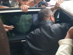 Rafael Alun Usai Diperiksa KPK soal LHKPN Rp 56 M: Tolong, Kasihan Saya