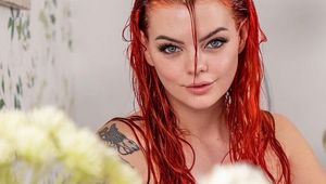8 Foto Model Seksi Dulunya Andalkan Kupon Makanan, Kini Raup Rp 1,8 M Sebulan