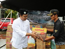 Relawan Ganjar Salurkan Bantuan ke Korban Banjir Karawang