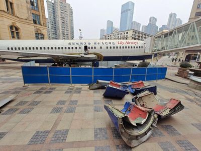 Restoran Pesawat Lily Airways di Wuhan Dibongkar, Kenapa?