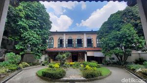 Rupa Mewah Rumah Crazy Rich China Jadul di Medan