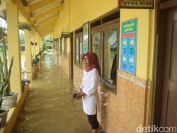 Penampakan Banjir Merendam SDN 2 Banjarsari di Pati