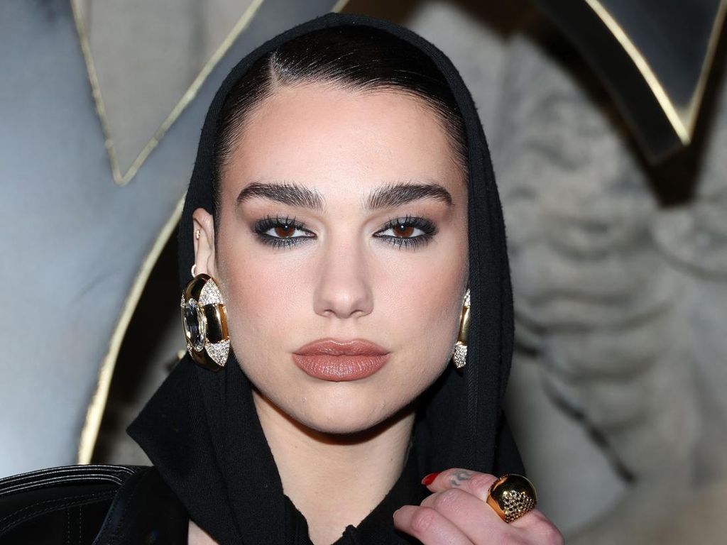 Foto: Gaya Rose Hingga Dua Lipa di Peragaan YSL, Seduktif Dibalut Kemewahan Foto: Gaya Rose Hingga Dua Lipa di Peragaan YSL, Seduktif Dibalut Kemewahan