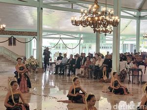 Melihat Tarian Sakral Bedhaya Anglir Mendung di Jumenengan Mangkunegoro X Melihat Tarian Sakral Bedhaya Anglir Mendung di Jumenengan Mangkunegoro X
