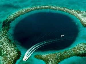Terkuaknya Misteri Lubang Biru Raksasa, Simpan Sejarah 5.700 Tahun Lalu Terkuaknya Misteri Lubang Biru Raksasa, Simpan Sejarah 5.700 Tahun Lalu