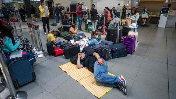 Viva Air Tangguhkan Penerbangan, Ribuan Penumpang Terlantar di Kolombia